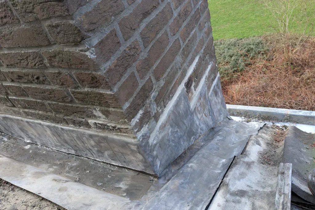 Schoorsteenonderhoud door Van Beek Dak en Onderhoud in het Gooi